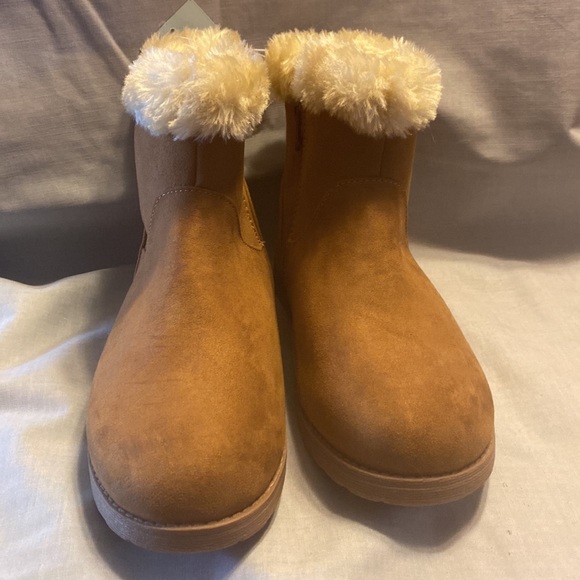 Cat and jack faux fur girls boots - Picture 2 of 6